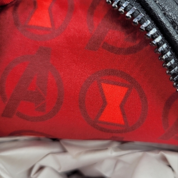 New Loungefly Marvel Black Widow Backpack - Picture 5 of 7